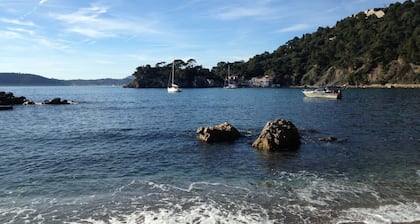 18th century village house in the heart of La Vieille Garde close to the sea