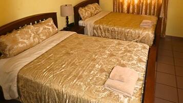 3 chambres, accĂšs Internet, draps fournis