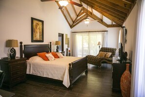 5 Schlafzimmer, Bügeleisen/Bügelbrett, Internetzugang, Bettwäsche