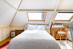 2 habitaciones, escritorio, tabla de planchar con plancha y wifi gratis 