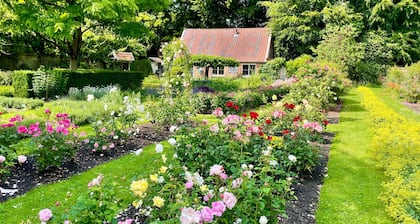 Art+bed and breakfast, short or long-term holidays