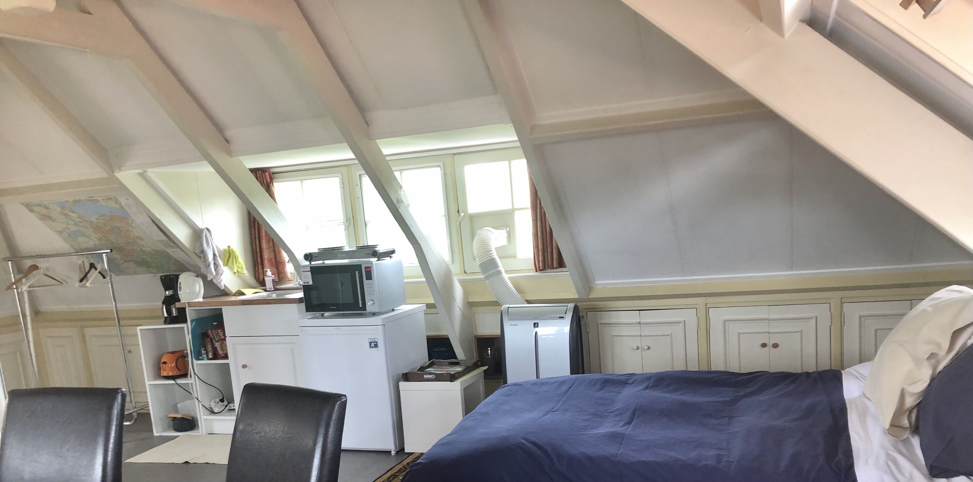 Art+bed and breakfast, short or long-term holidays