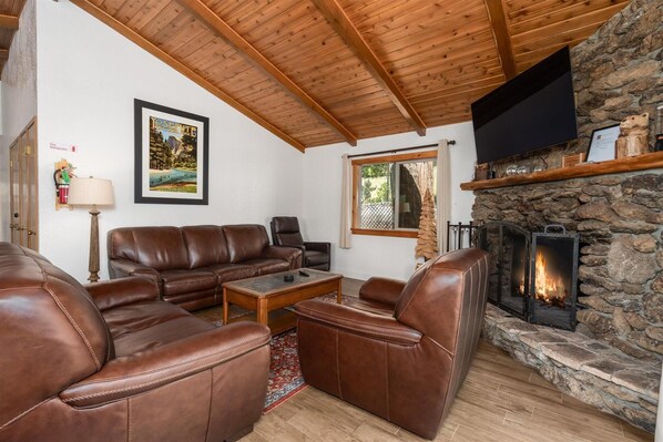 Téléviseur, foyer, lecteur de DVD