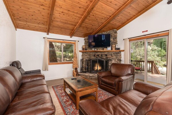 TV, fireplace, DVD player