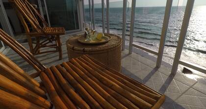 Oceanfront Condo, wunderschöne Sonnenuntergänge