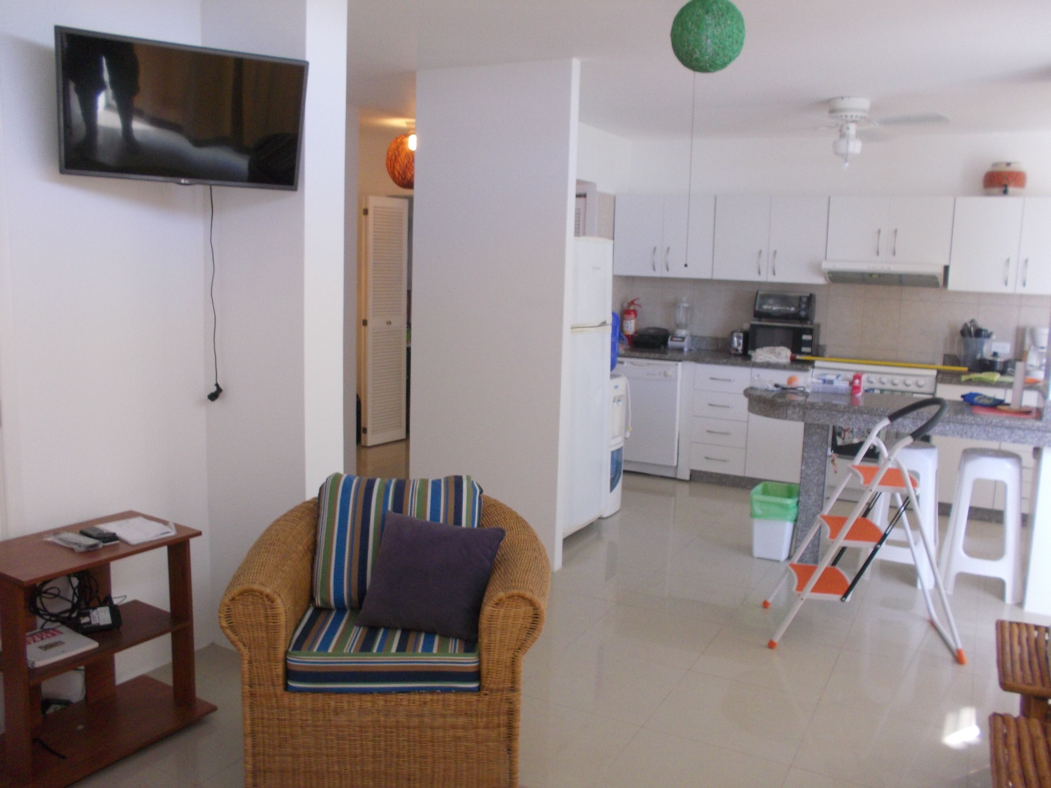 TV, DVD player, books, stereo