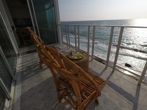Terrace/patio - Oceanfront Condo, Gorgeous Sunsets (Crucita)