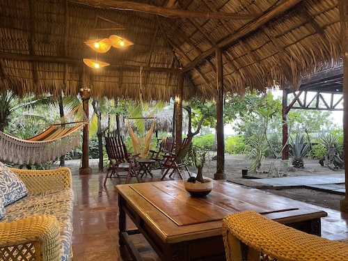  Casita Sol y Mar-- Your beachfront getaway