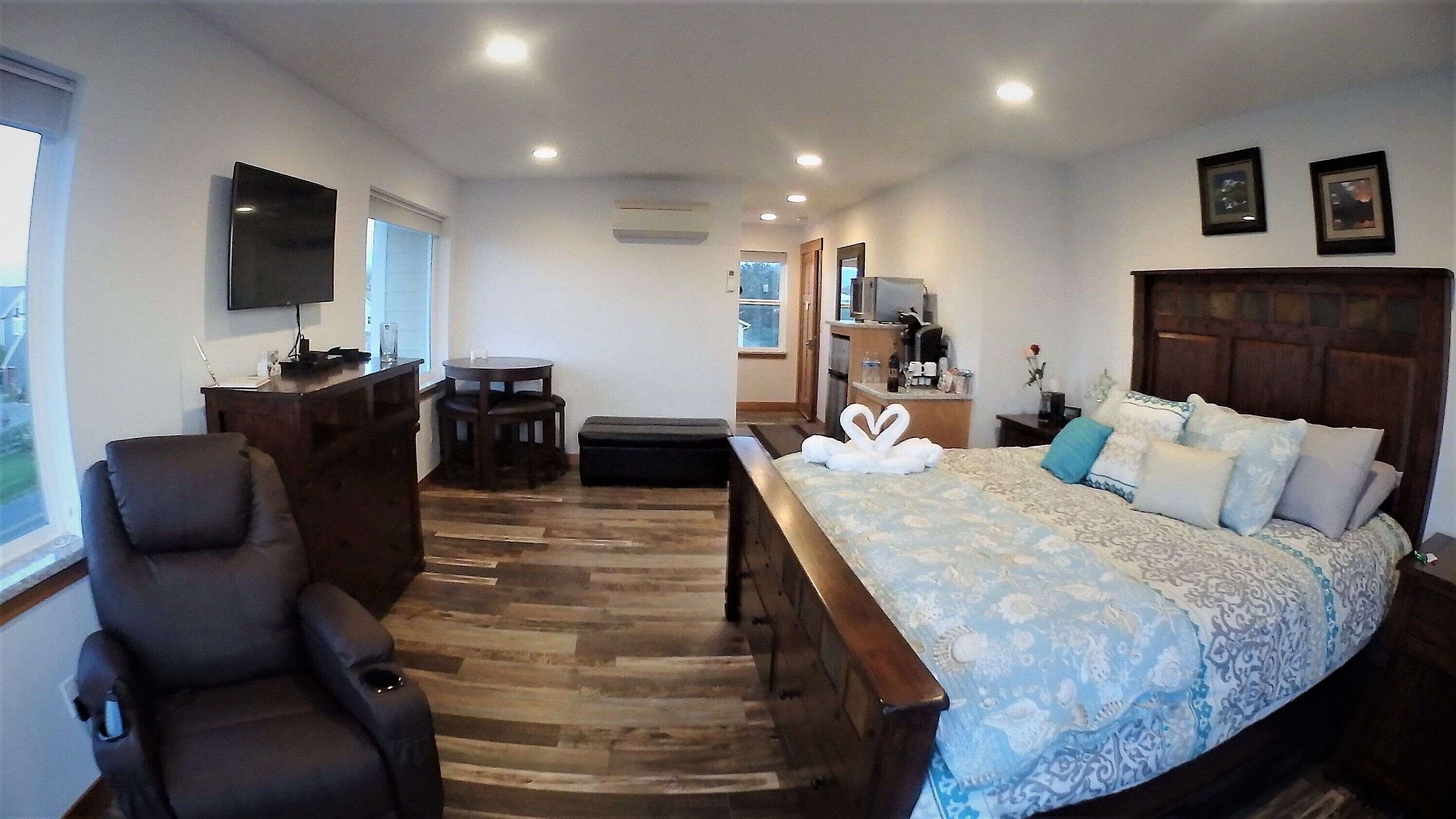 Beachfront Sunrise Room 3 @ Banana Belt Dreams