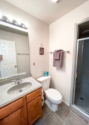 Bathroom - Country Cousins | Pet-Friendly | 1st Floor | Pool (New Braunfels)