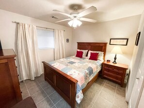 3 bedrooms, iron/ironing board, free WiFi, bed sheets - Country Cousins | Pet-Friendly | 1st Floor | Pool (New Braunfels)