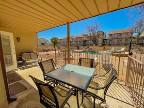 Outdoor dining - Country Cousins | Pet-Friendly | 1st Floor | Pool (New Braunfels)