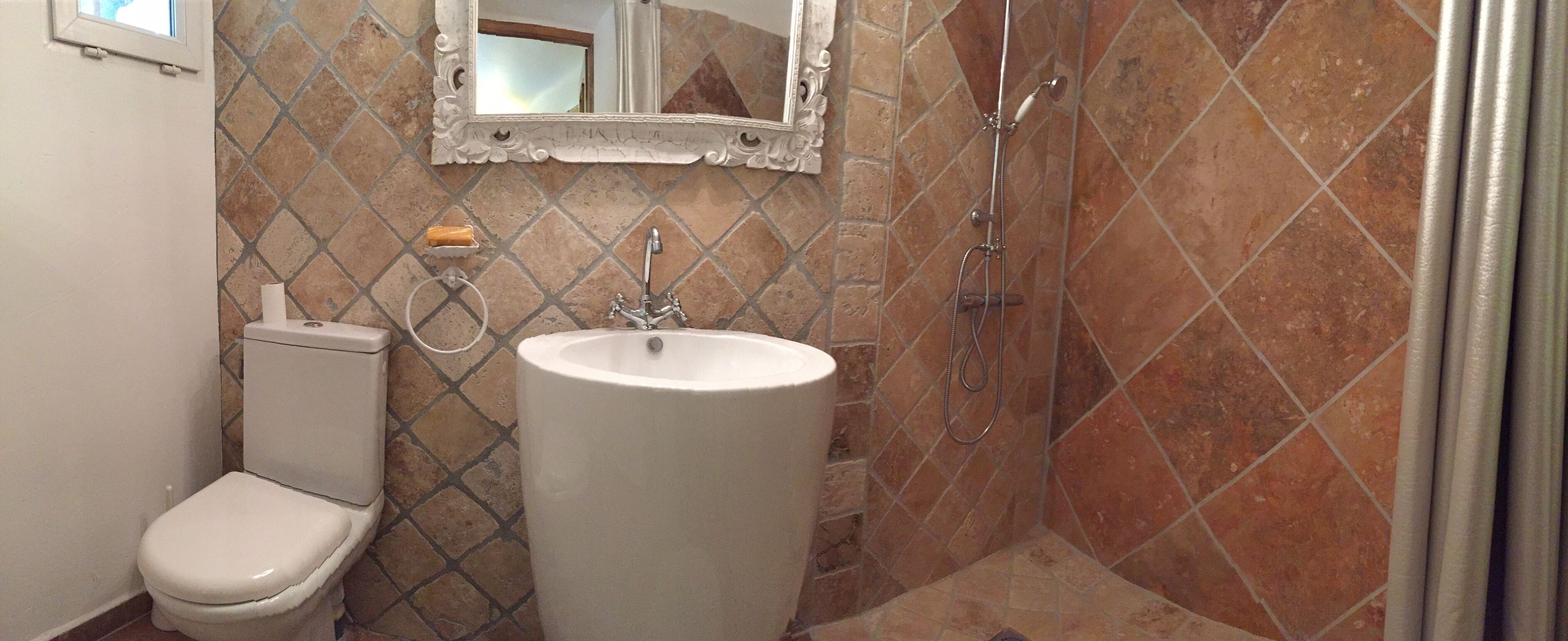 a little Paradise for two :  hidden guest house and pool in an amazing place