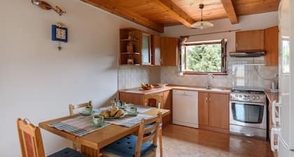 Sunny, Spacious & Quiet Retreat