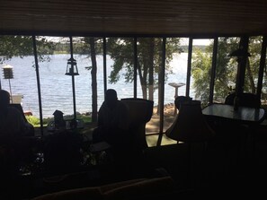 Dining - Minn Haven, lakeside retreat cabin, an hour or so from Cities. Relax... breathe. (South Haven)