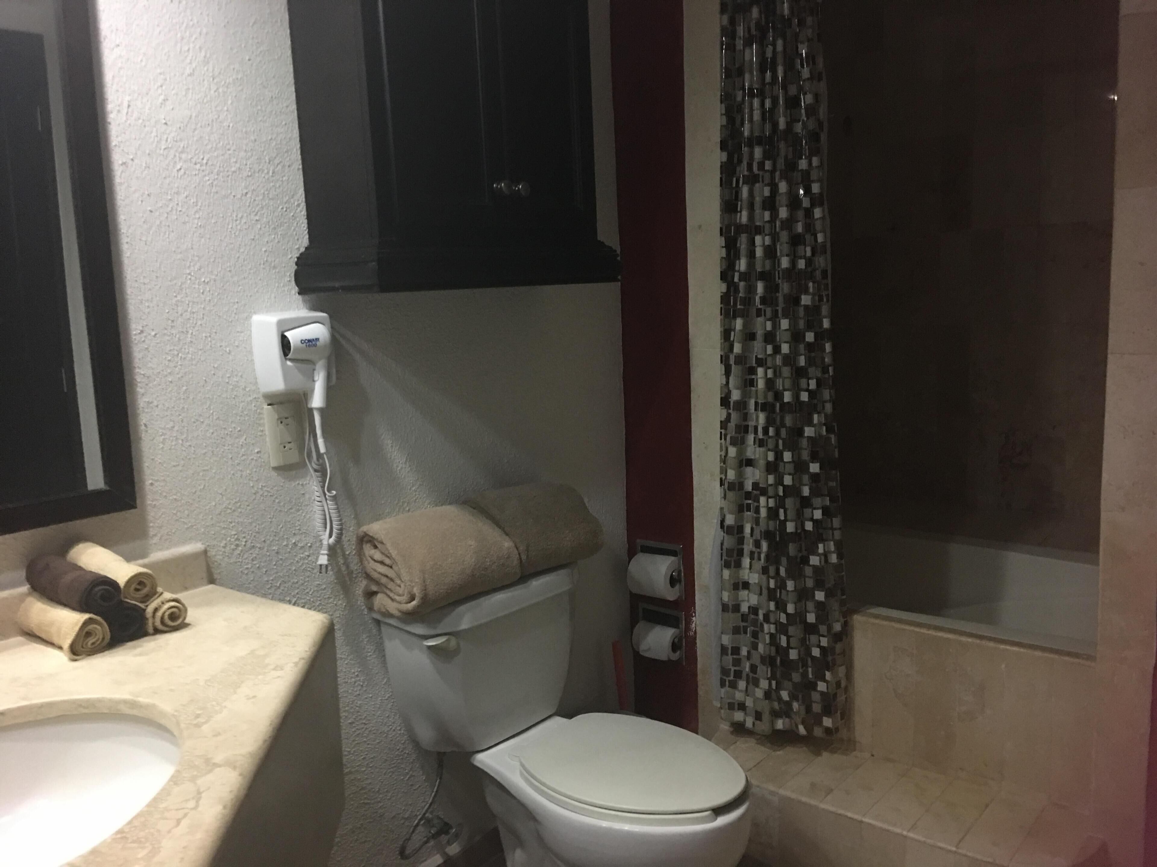 Right on the Beach, 2 Free massages & Bikes!