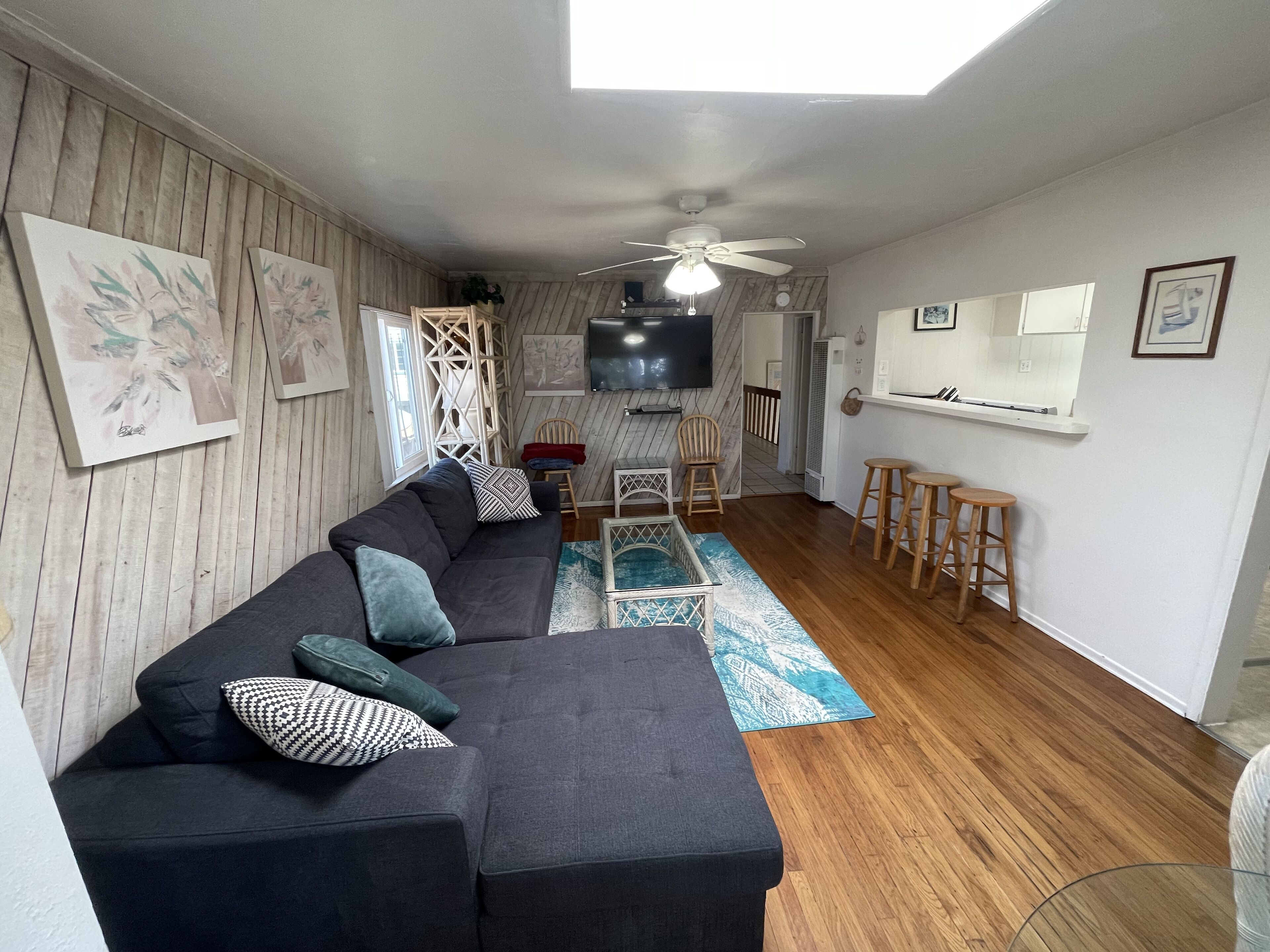 Bayside Family Chic Tropical 3 Bed, 2bath-1 Block to Ocean and Bay- Sleeps 10MAX