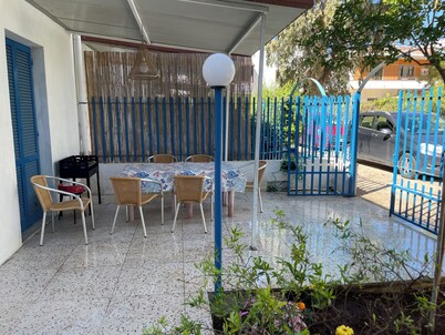 Blue house 500m from the beach of Porto Cesareo