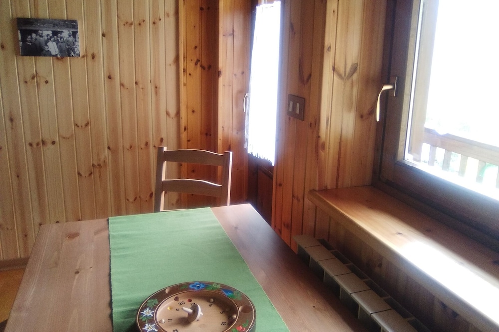 Apartment sleeps 4