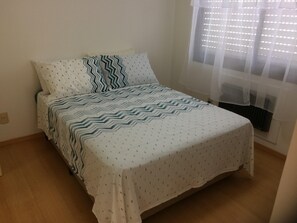 3 habitaciones, tabla de planchar con plancha y acceso a internet 