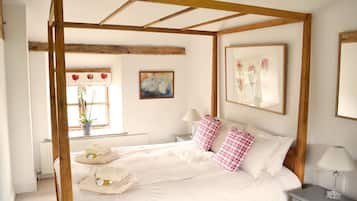 2 bedrooms, iron/ironing board, travel crib, WiFi