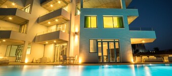 Unit 2 - Amarilla Golf Villas - lovely 3 bed with large terrace & stunning views