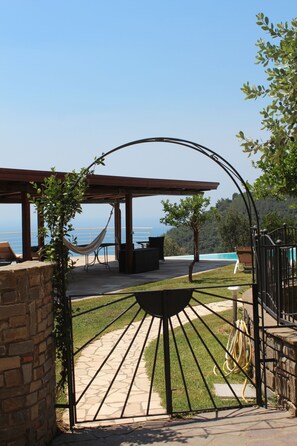 Terrace/patio - Escape Esclusivo a Salerno,Villa Samurai con Terrazza Vista Golfo e Relax Totale (salerno)