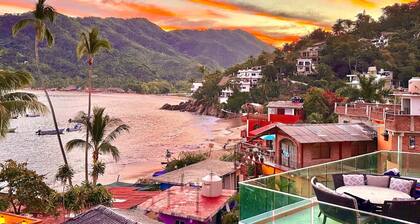 Penthouse in Yelapa, Brand New and Luxurious Casa, Sleeps 8 very comfortably