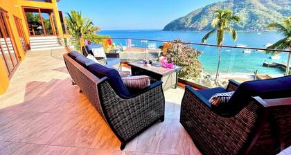 Penthouse in Yelapa, Brand New and Luxurious Casa, Sleeps 8 very comfortably