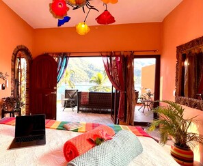 4 bedrooms, WiFi, bed sheets - Penthouse in Yelapa, Brand New and Luxurious Casa, Sleeps 8 very comfortably (Yelapa)