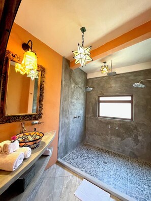 Shower, towels, toilet paper - Penthouse in Yelapa, Brand New and Luxurious Casa, Sleeps 8 very comfortably (Yelapa)