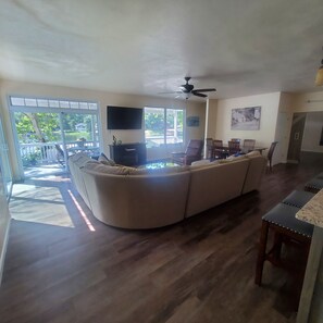 TV, fireplace, DVD player, stereo