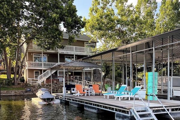 Beautiful dock with easy steps into the water.