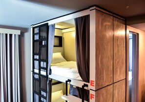 1 bedroom, premium bedding, blackout curtains, free WiFi - Abraham Manila - Hostel (Makati)