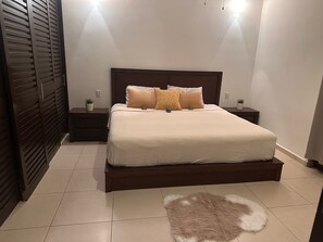 2 habitaciones y espacio para trabajar con laptop 