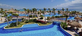 Great Condo with Pool View & Beach Club