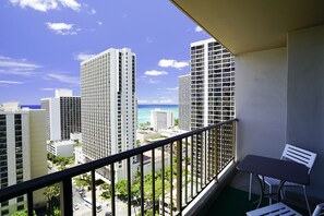 Property grounds - Diamond Head and Ocean View Waikiki Sunset! (WS06) (Honolulu)