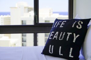 1 bedroom, iron/ironing board, WiFi, bed sheets - Diamond Head and Ocean View Waikiki Sunset! (WS06) (Honolulu)