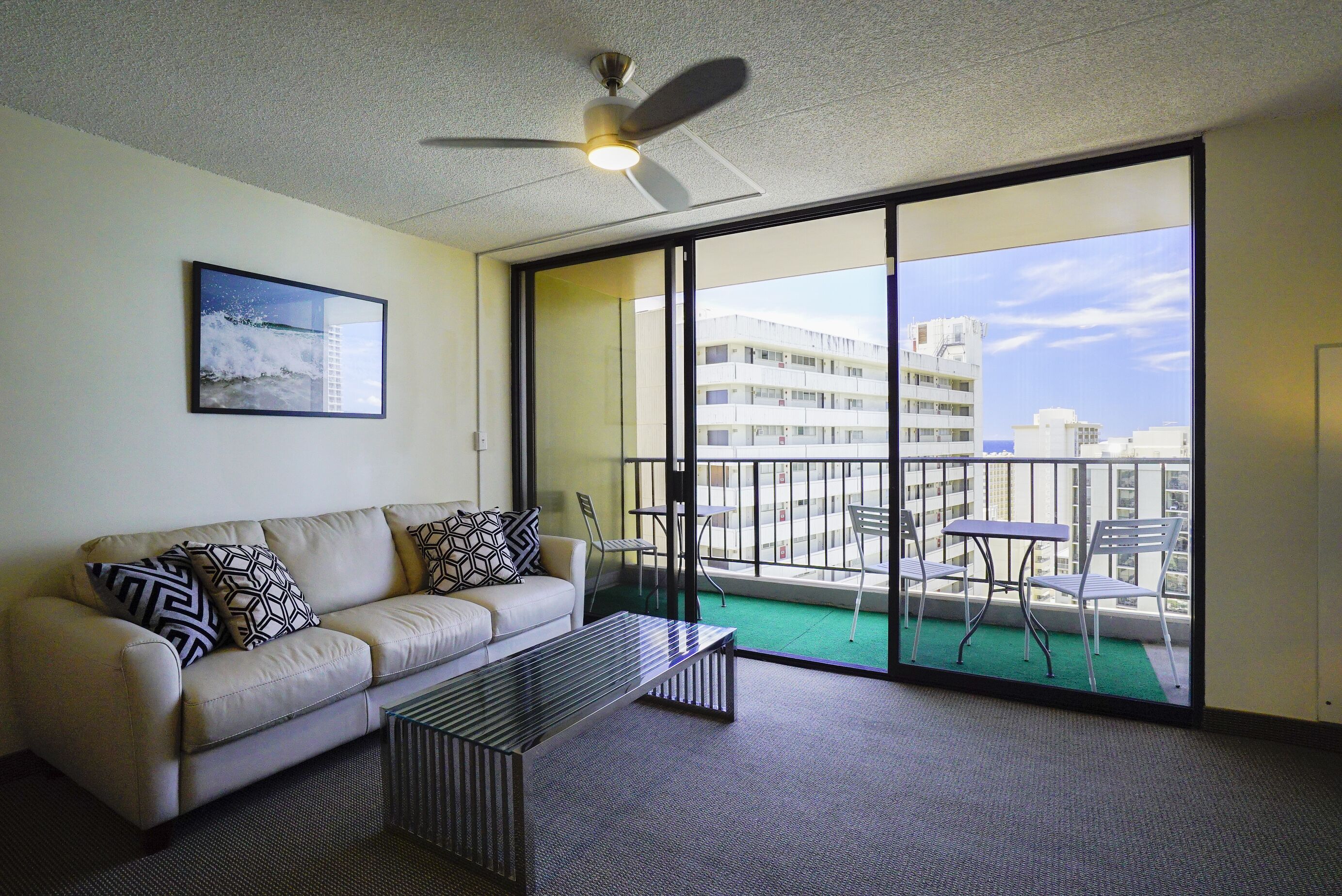 Diamond Head and Ocean View Waikiki Sunset with Free Parking! (WS06)