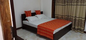 Iron/ironing board, free WiFi - Heaven Rest (Hatton)