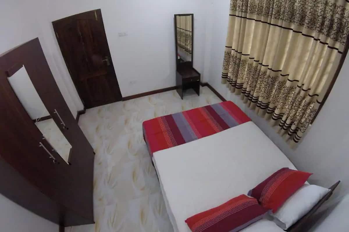 Setrika/meja setrika dan Wi-Fi gratis