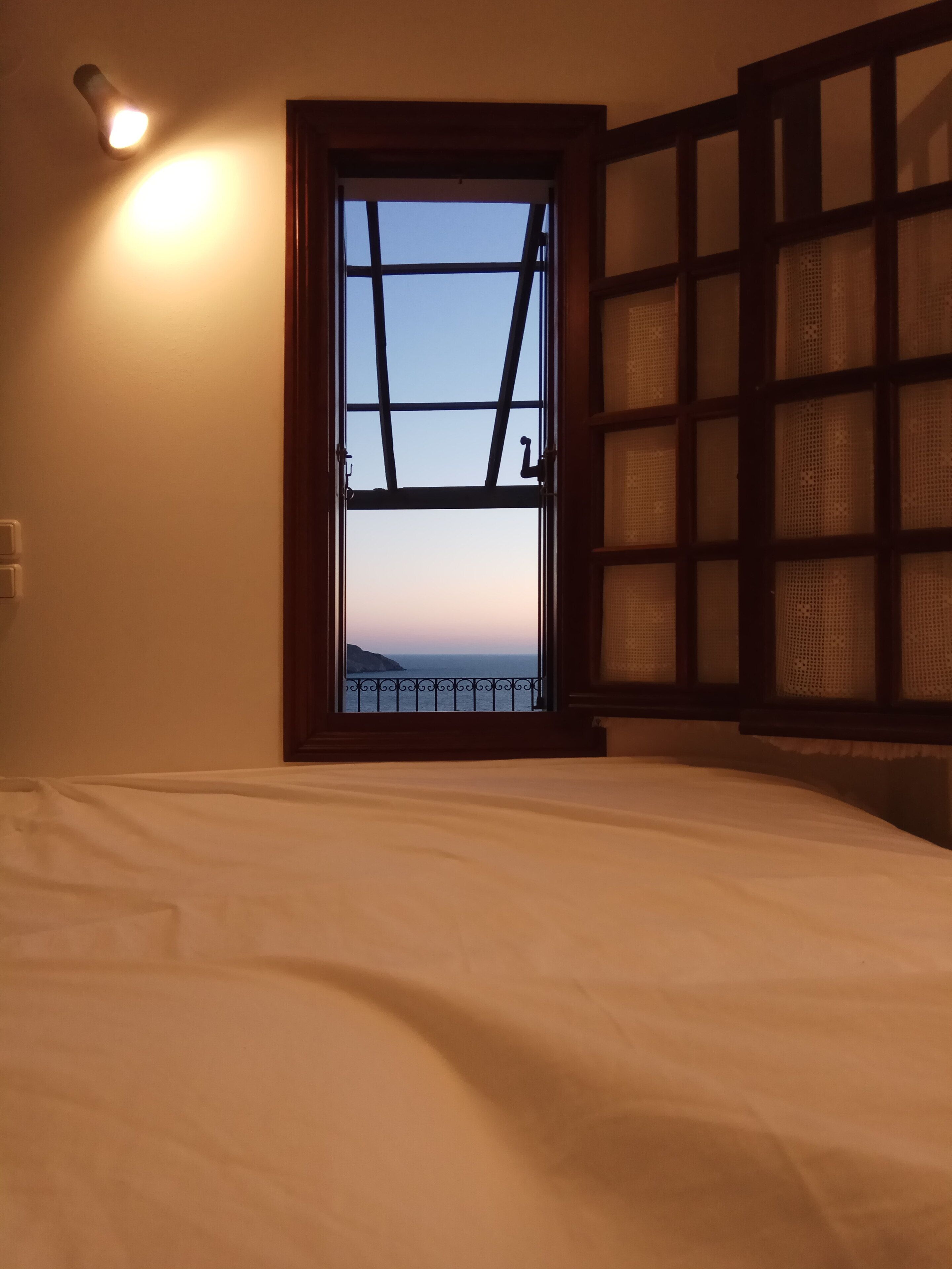 Amazing view and location on Plati gialos