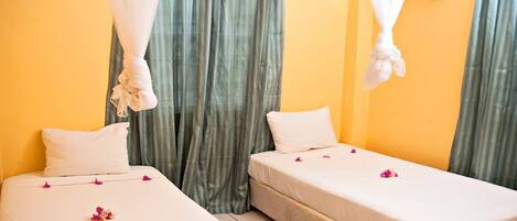 2 bedrooms, iron/ironing board, WiFi, bed sheets