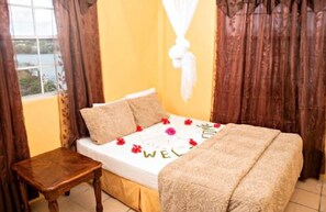 2 bedrooms, iron/ironing board, WiFi, bed sheets