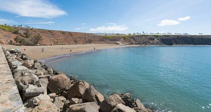 LARGE TERRACE WITH SEA VIEWS IN PASITO BLANCO