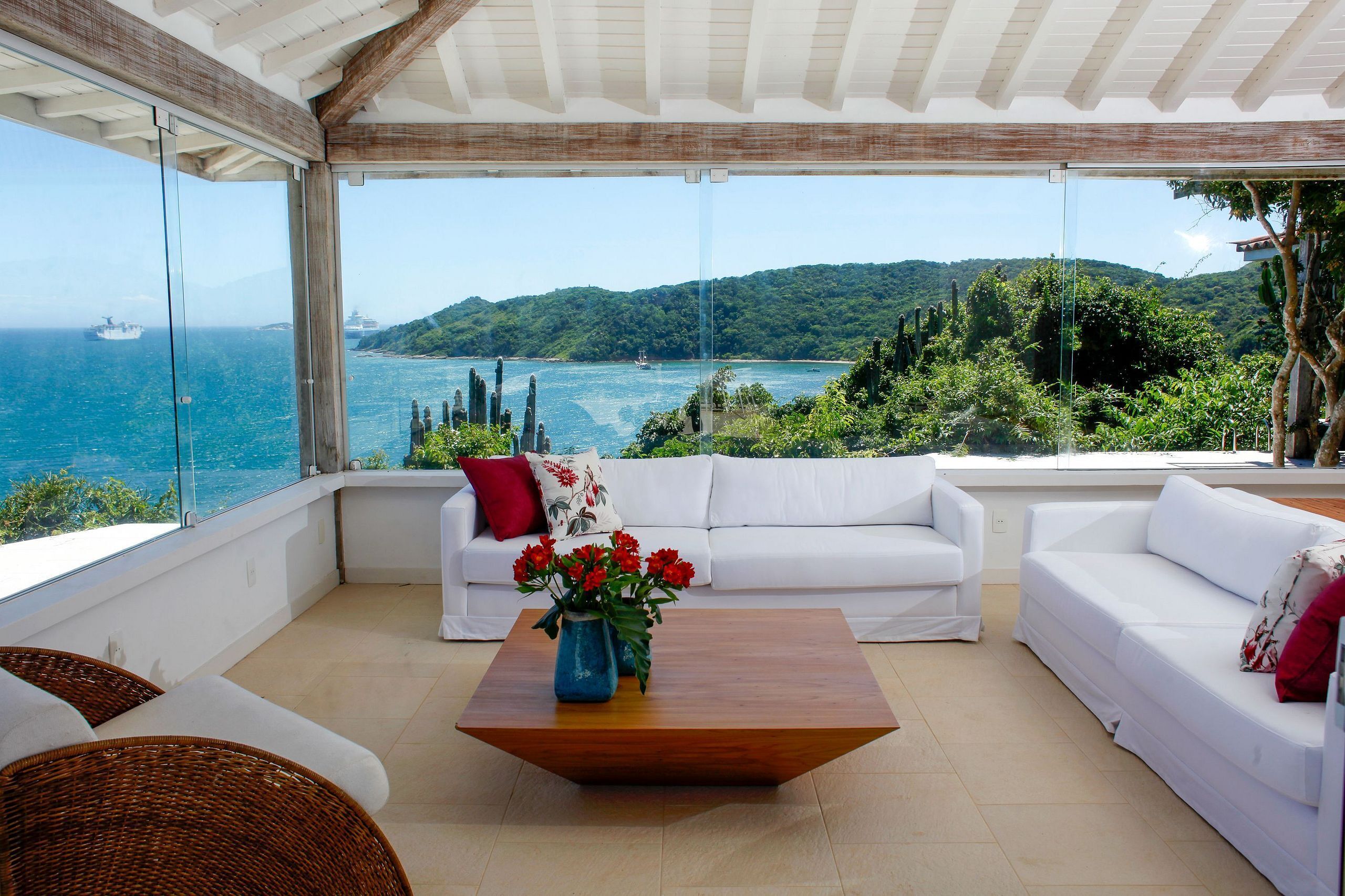 Buz021 - Beachfront villa with pool in Buzios