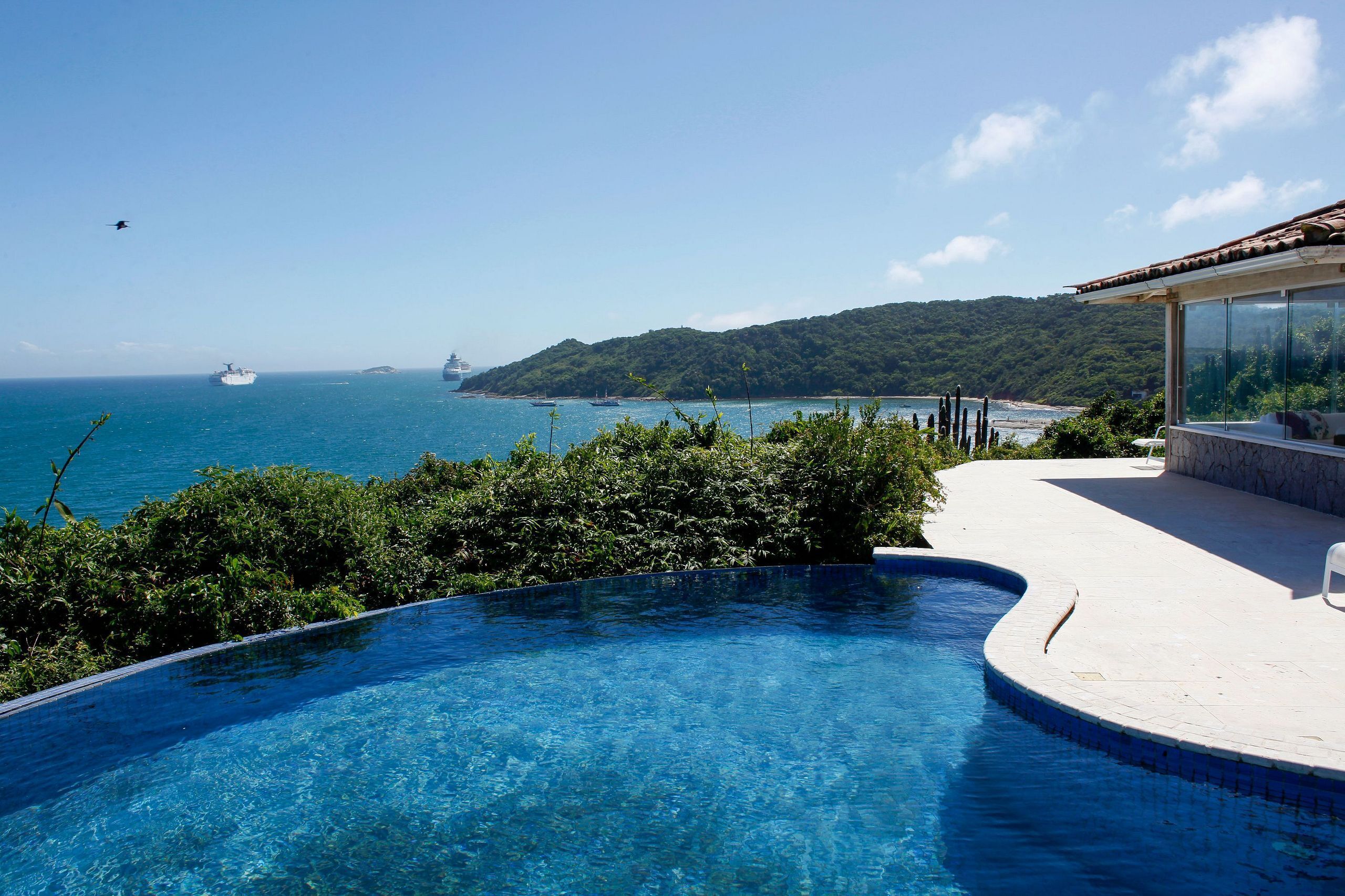 Buz021 - Beachfront villa with pool in Buzios