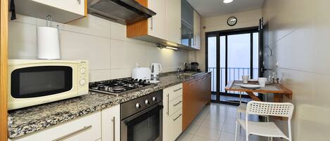 Fridge, microwave, oven, dishwasher