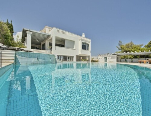 Strandvilla mit Blick auf Spetses