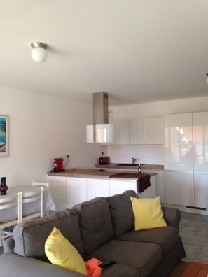 Smart TV, books, printers - Classified T3 apartment with sea view, swimming pool, garage and beaches 200m away (Carqueiranne)